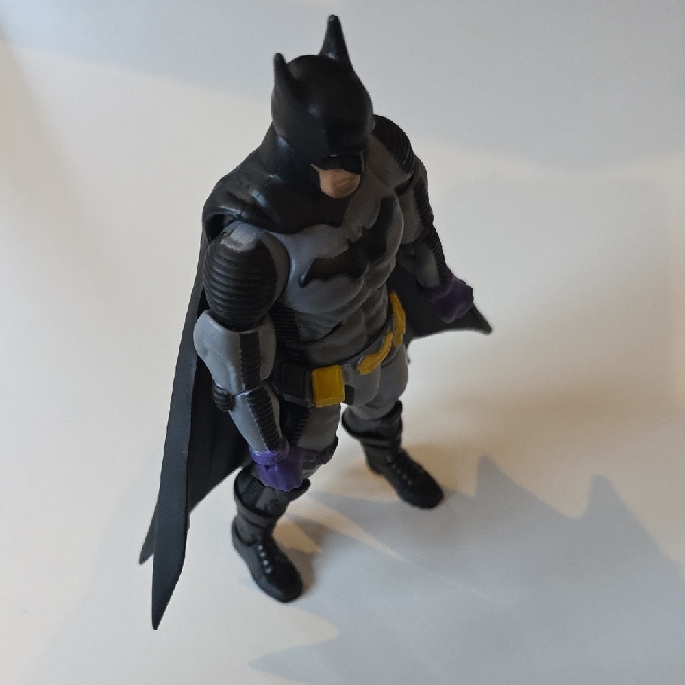 Batman Action Figure with Black Cape and Yellow Belt - Batman Zero Year 2015 - Picture 3 of 5